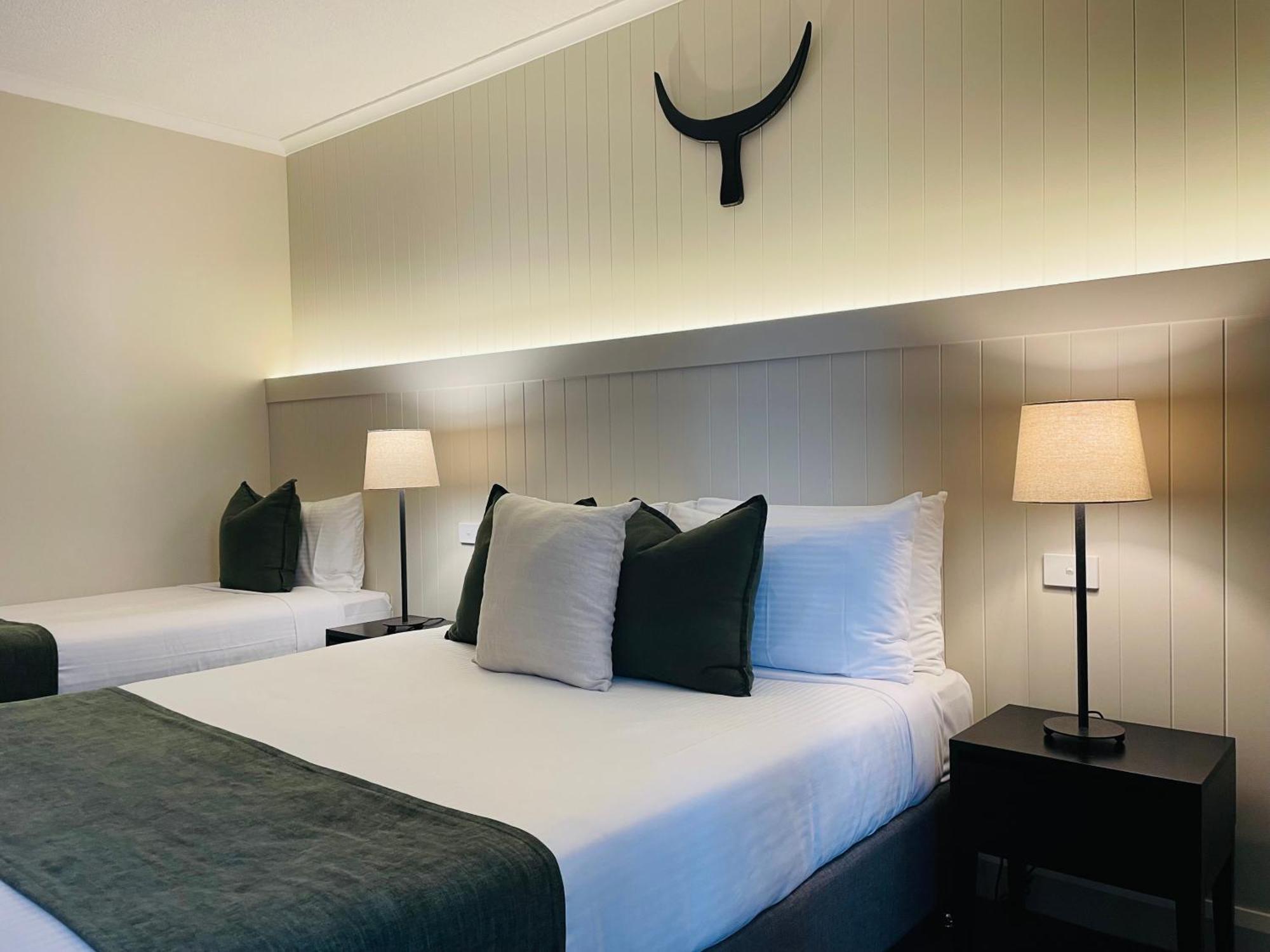 The Black Bull Motel Traralgon Dış mekan fotoğraf