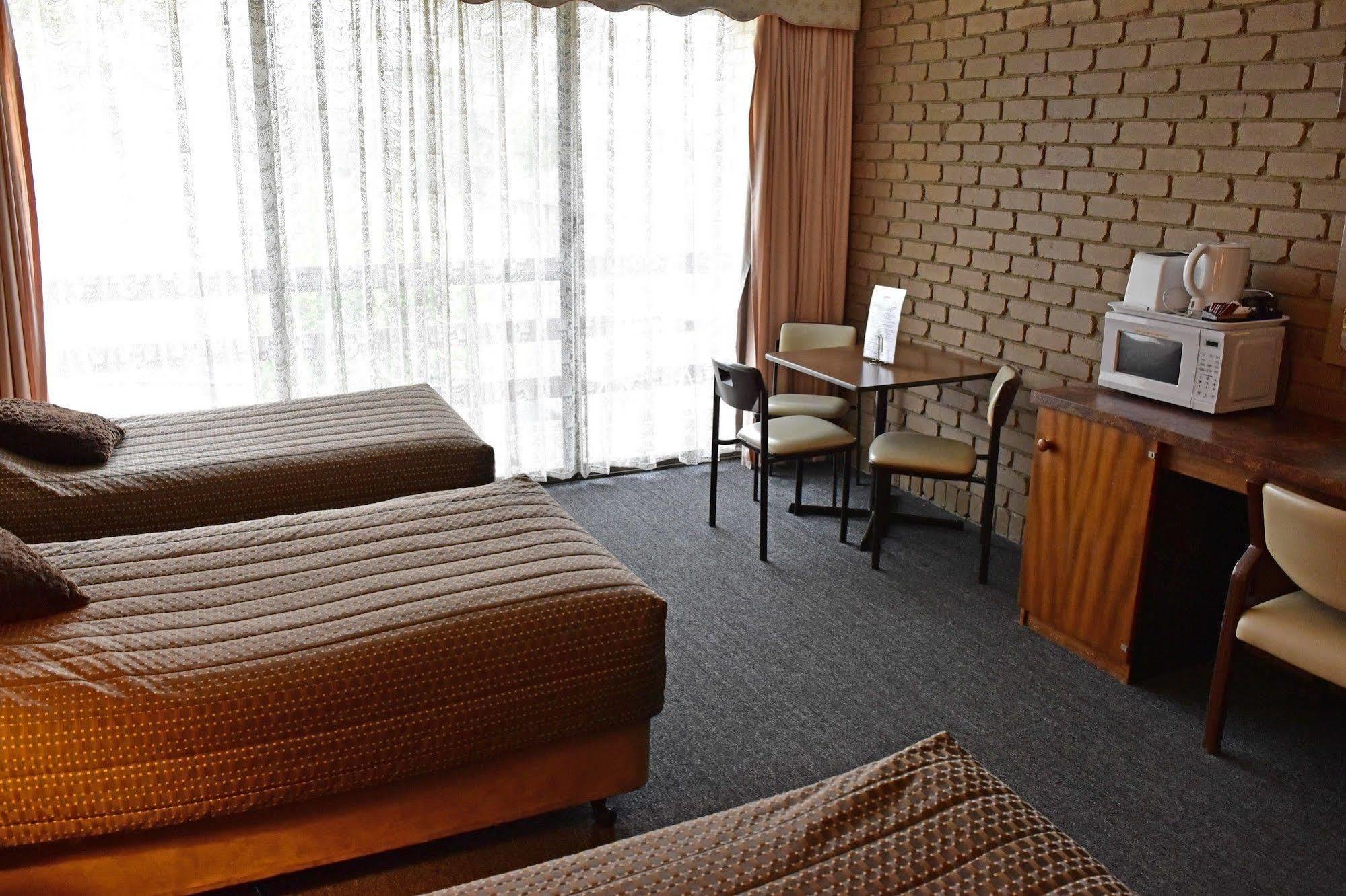The Black Bull Motel Traralgon Dış mekan fotoğraf