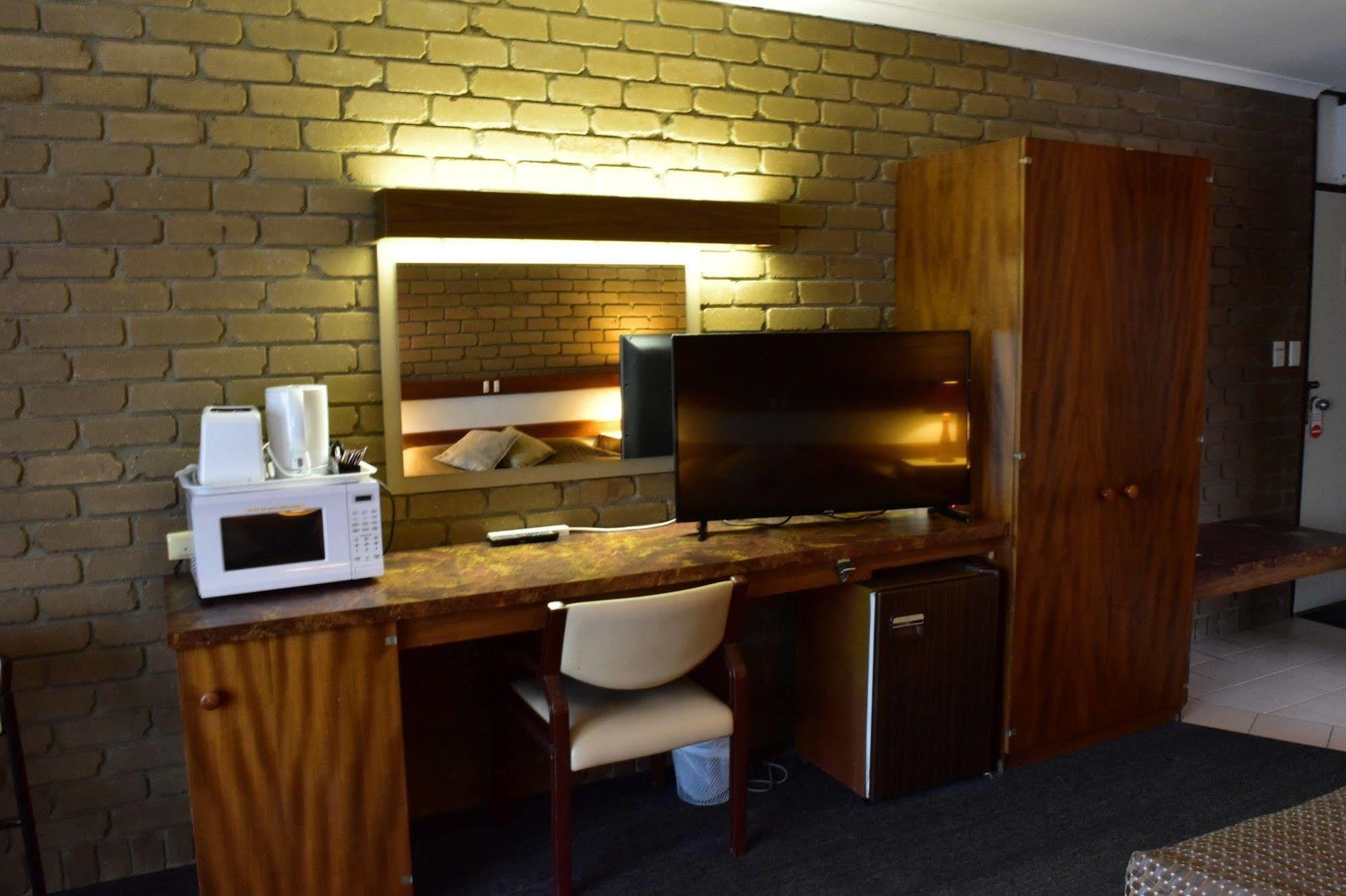 The Black Bull Motel Traralgon Dış mekan fotoğraf