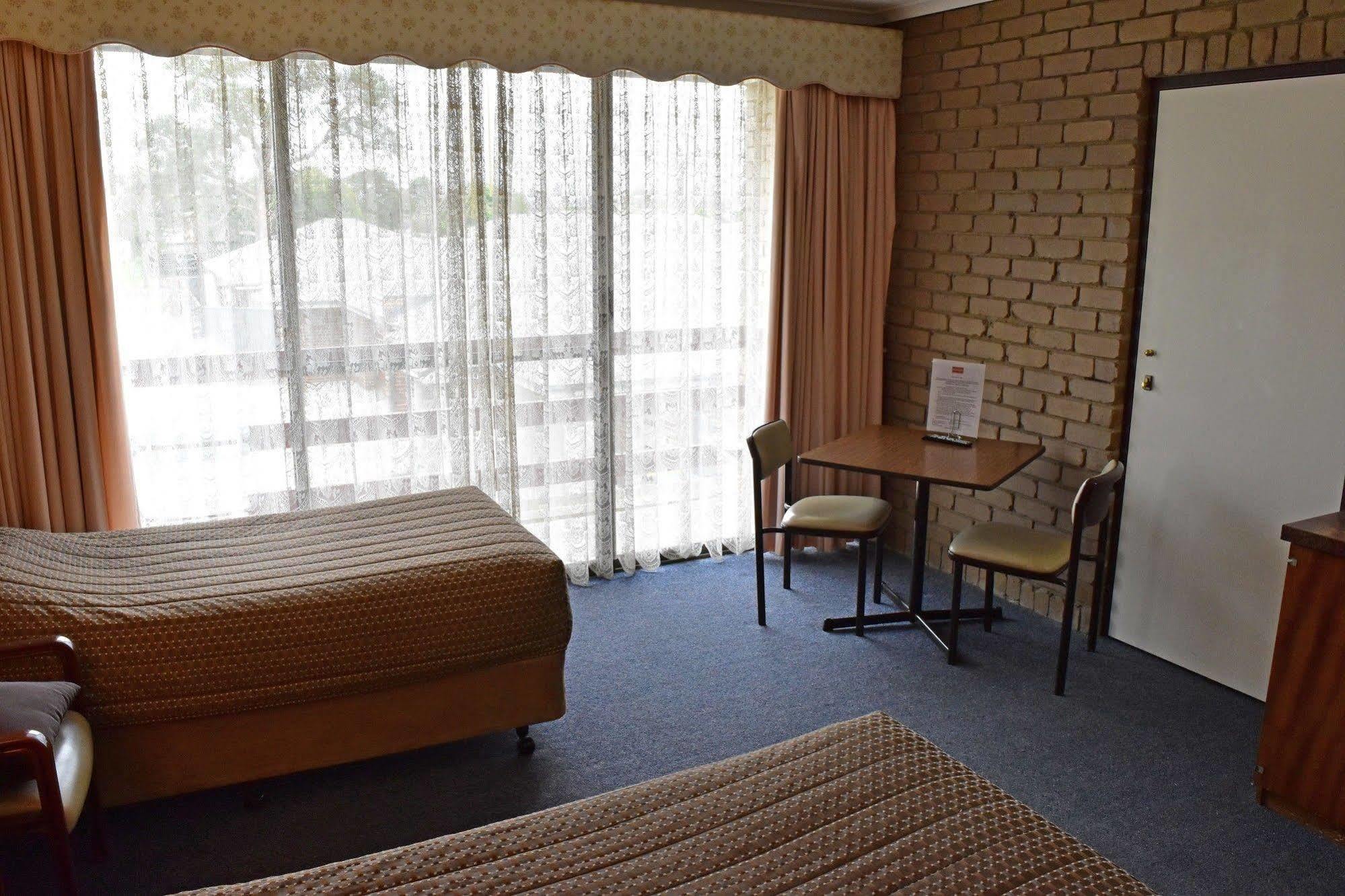 The Black Bull Motel Traralgon Dış mekan fotoğraf