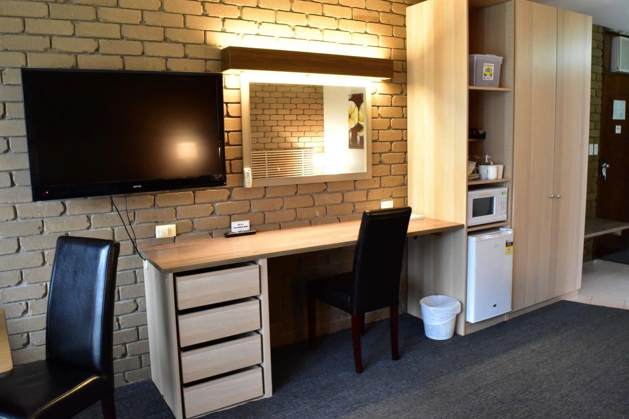 The Black Bull Motel Traralgon Dış mekan fotoğraf