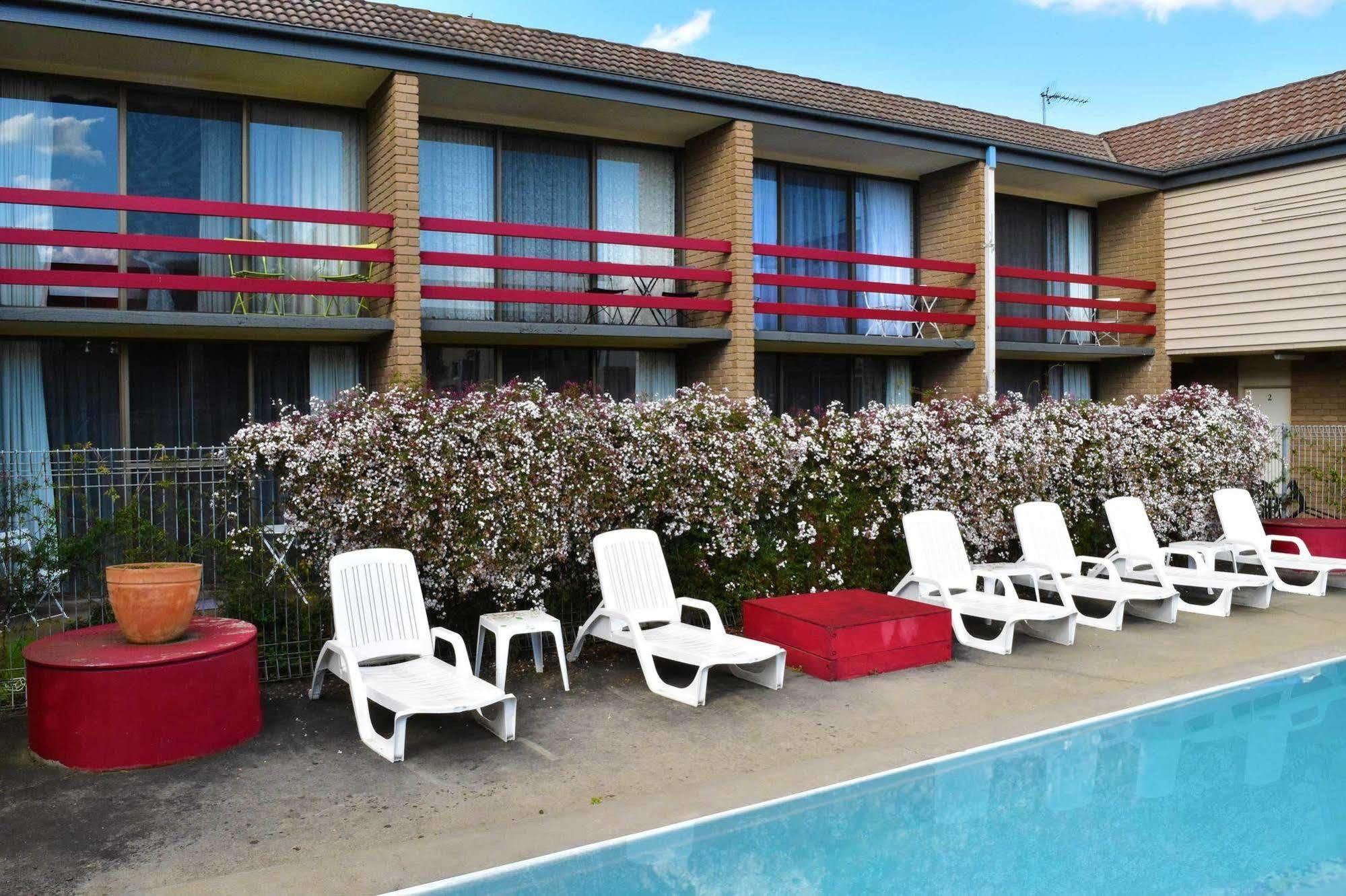 The Black Bull Motel Traralgon Dış mekan fotoğraf